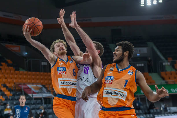 优秀成绩的 优秀成绩的